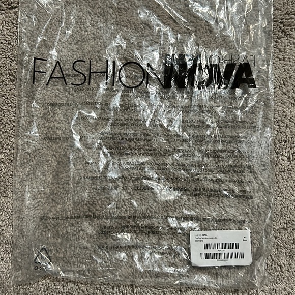 Fashion Nova Matching Set - Picture 4 of 4